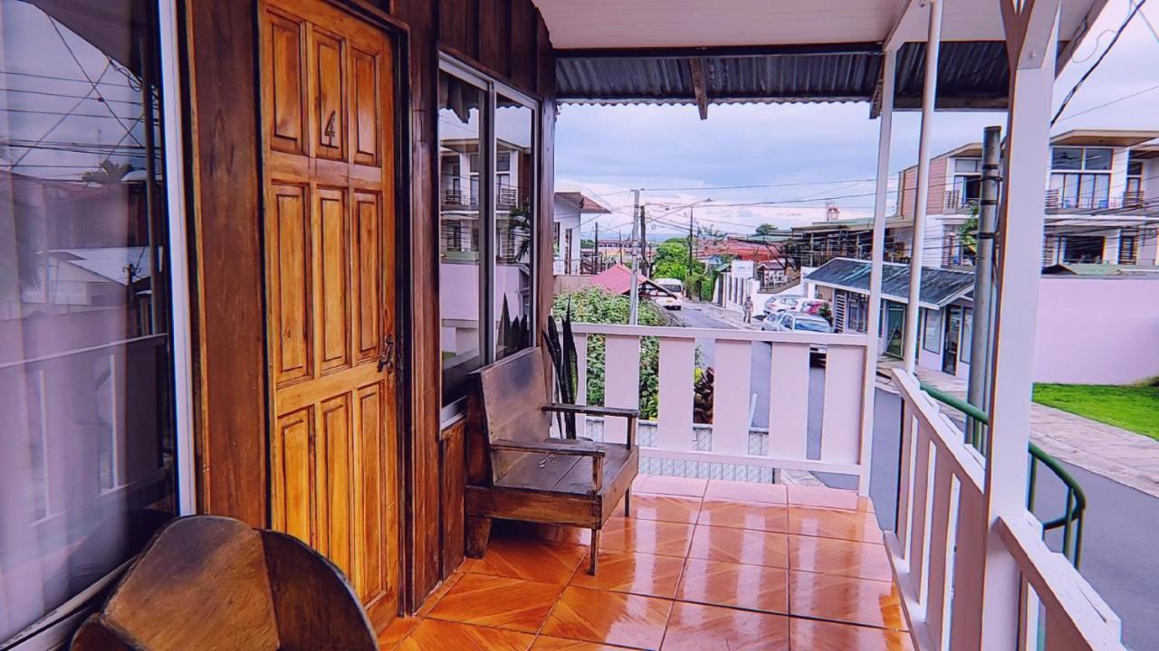 Hostel Alpha Arenal La Fortuna Zewnętrze zdjęcie
