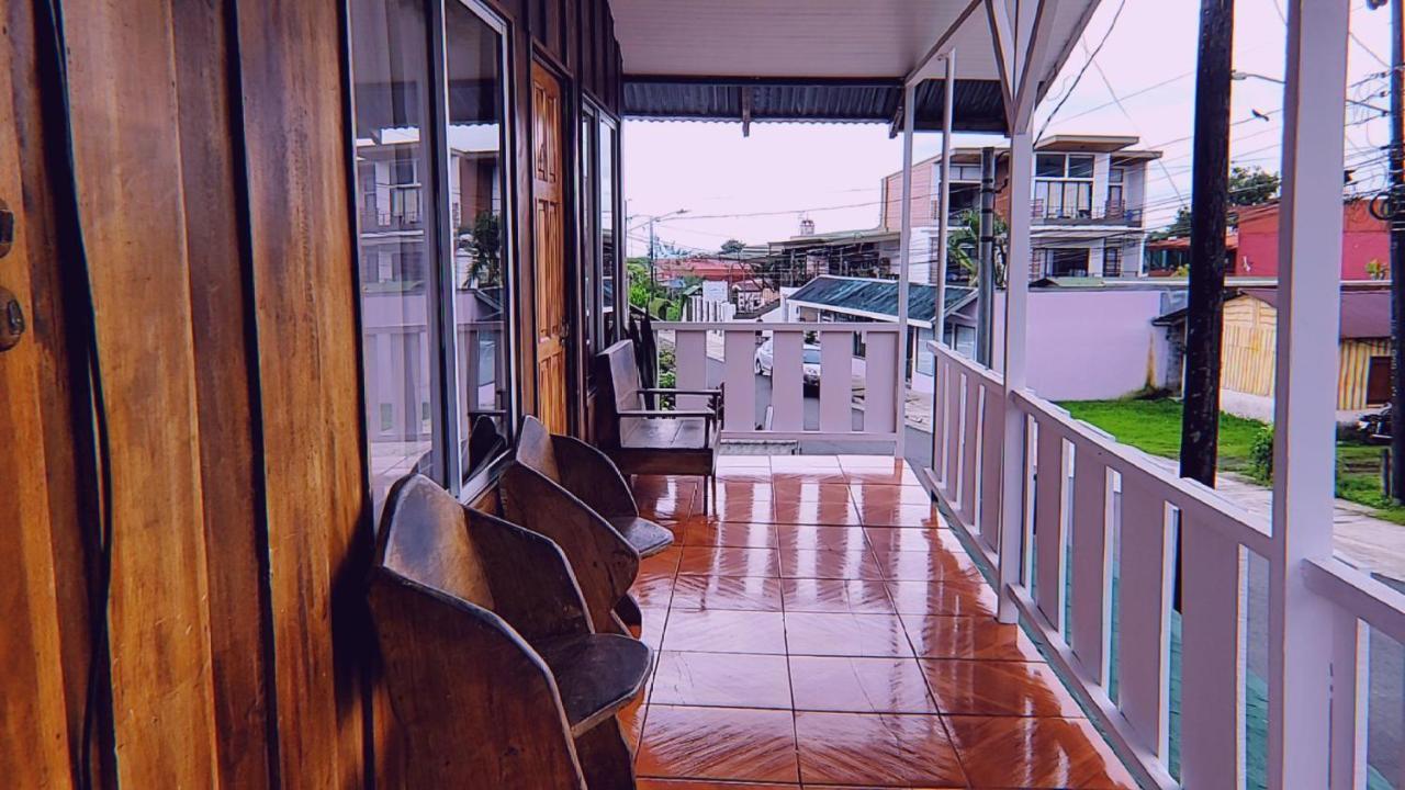 Hostel Alpha Arenal La Fortuna Zewnętrze zdjęcie