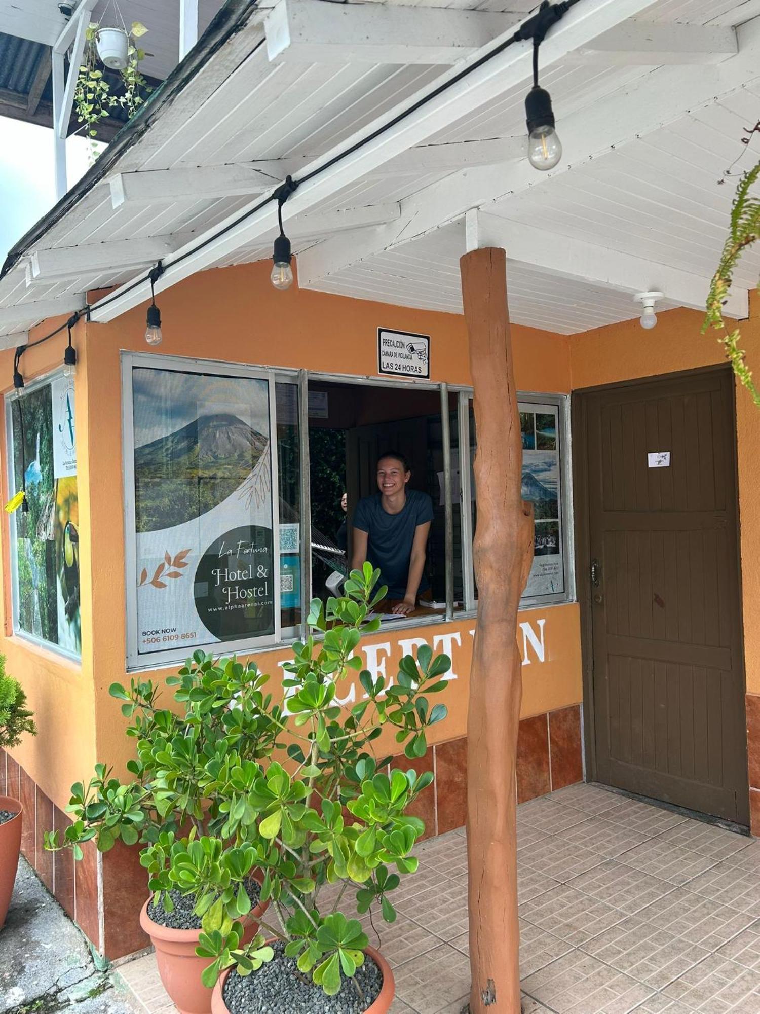 Hostel Alpha Arenal La Fortuna Zewnętrze zdjęcie